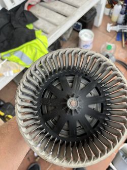 2013 freightliner Cascadia A/C blower motor