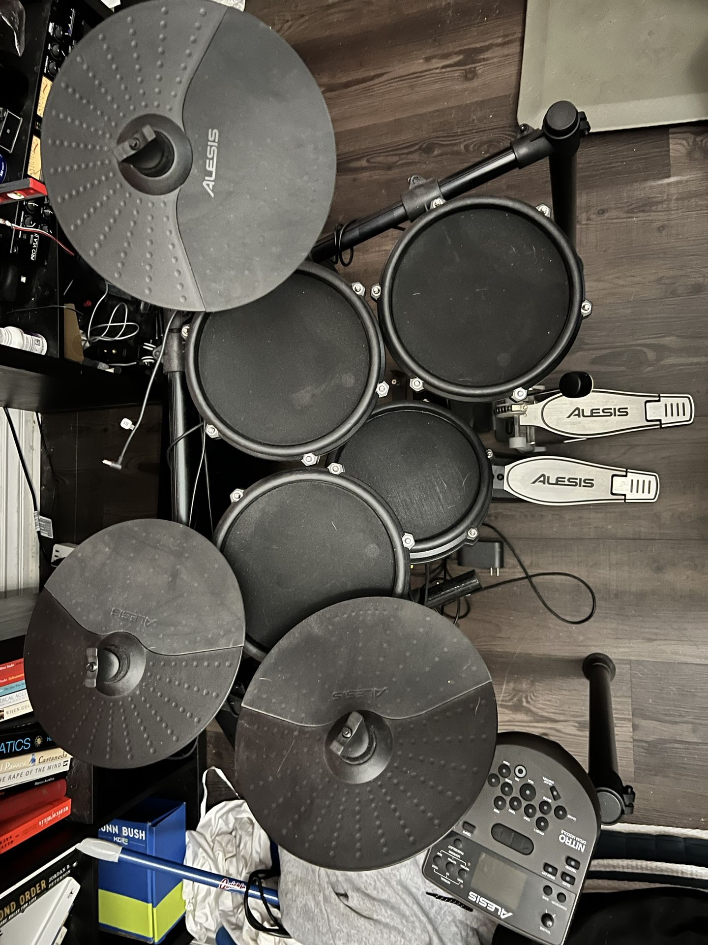 🥁 Like New Alesis Nitro Mesh Drum Kit – Barely Used!