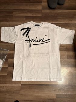 A white tshirt
