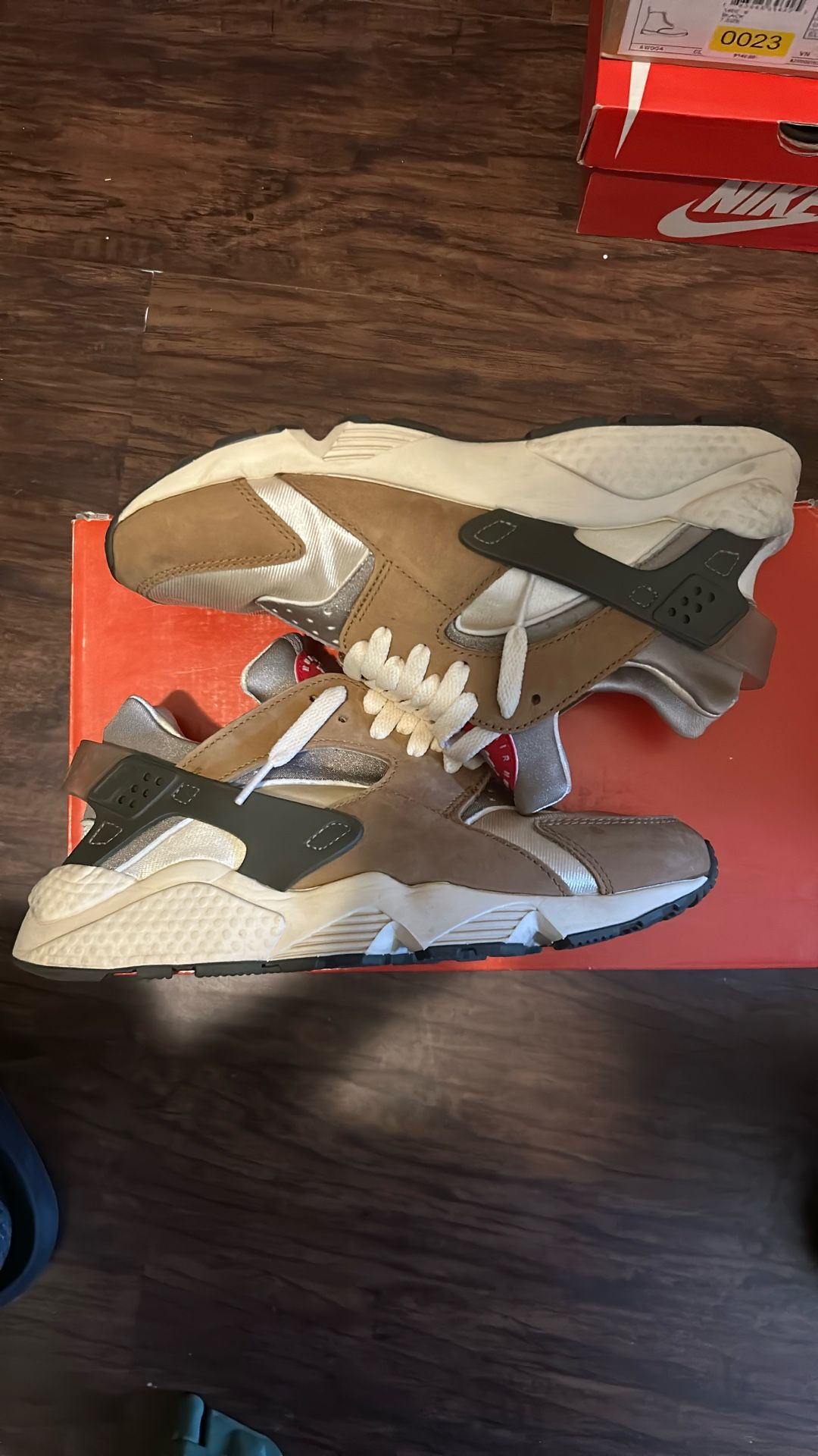 Stussy X Huarache Desert Oak
