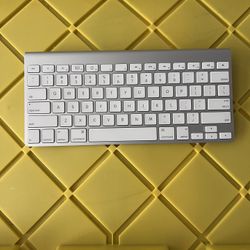 Apple Keyboard