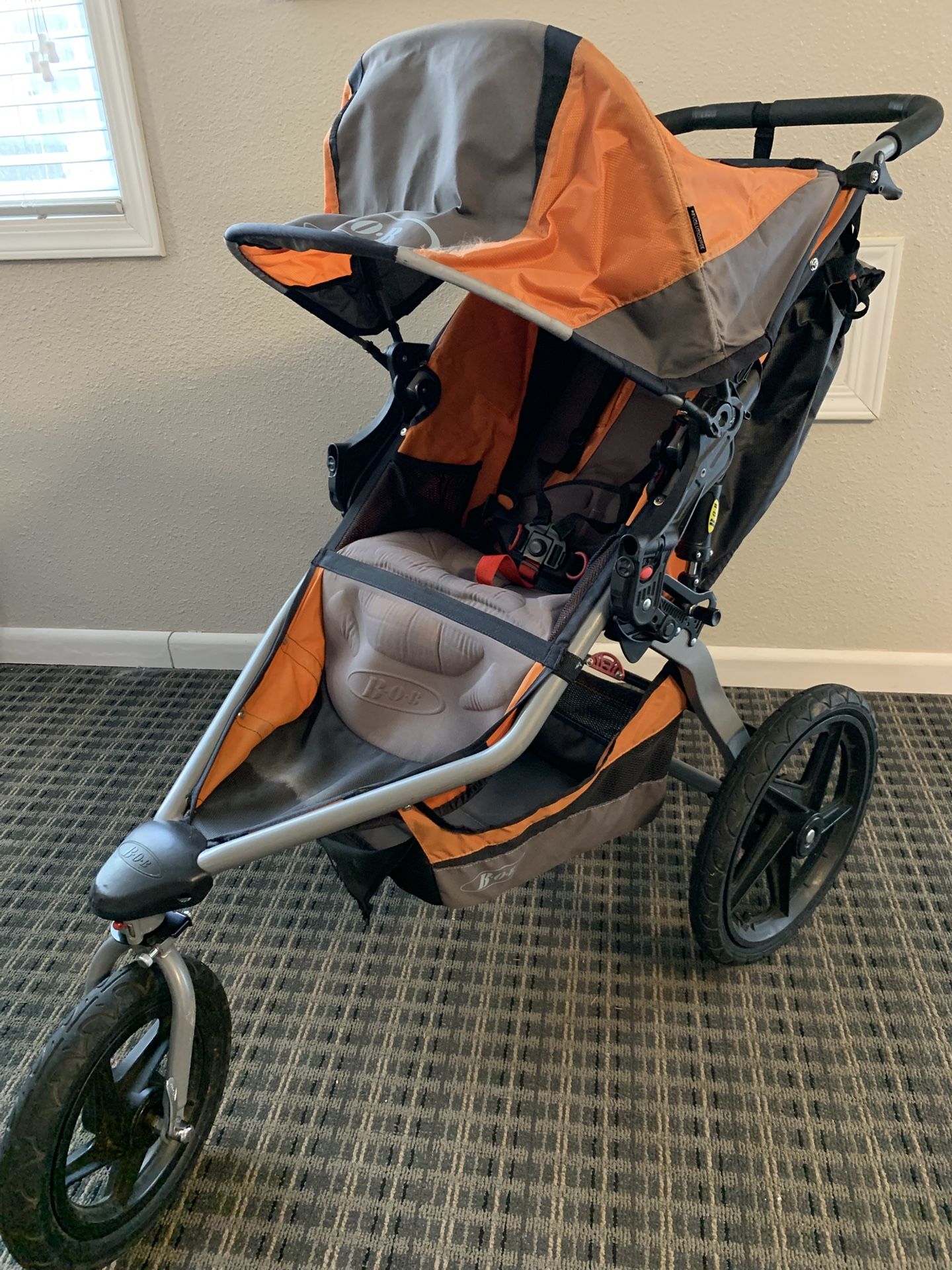 BOB Revolution Sports Edition Jogging Stroller