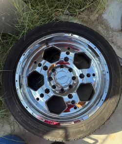 SET OF TIRES / RIM