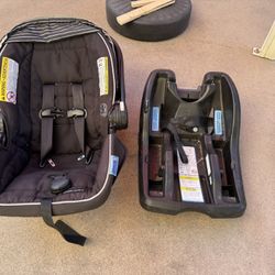 Graco Car seat And Base