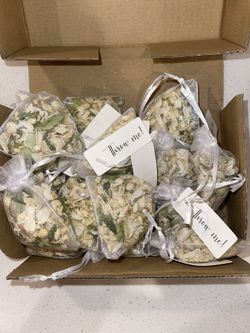 Eco-Friendly Confetti Flower Petals