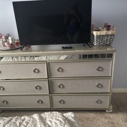 Full Size Bedroom Set