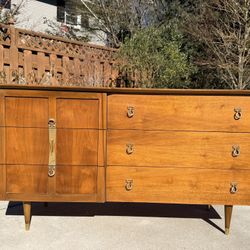Vintage MMC 6 dovetail drawers+original hardware $599 CAN DELIVER!