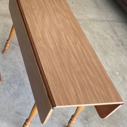 Extendable Wooden Table 