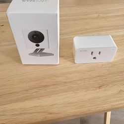 Surveying Camera  And Smart Plug WiFi 