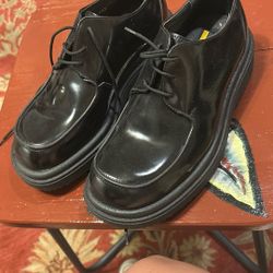 GBX  Men’s Size 6.5 Women’s 8 Size 39 European 