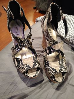 Brand new guess wedges size 8