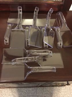 11 plastic servers