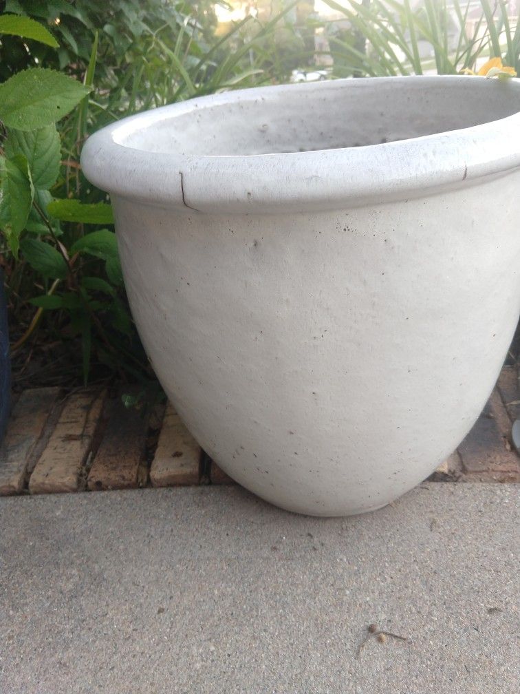 Brand New Cement White 2 Ft Diameter Flower Pot