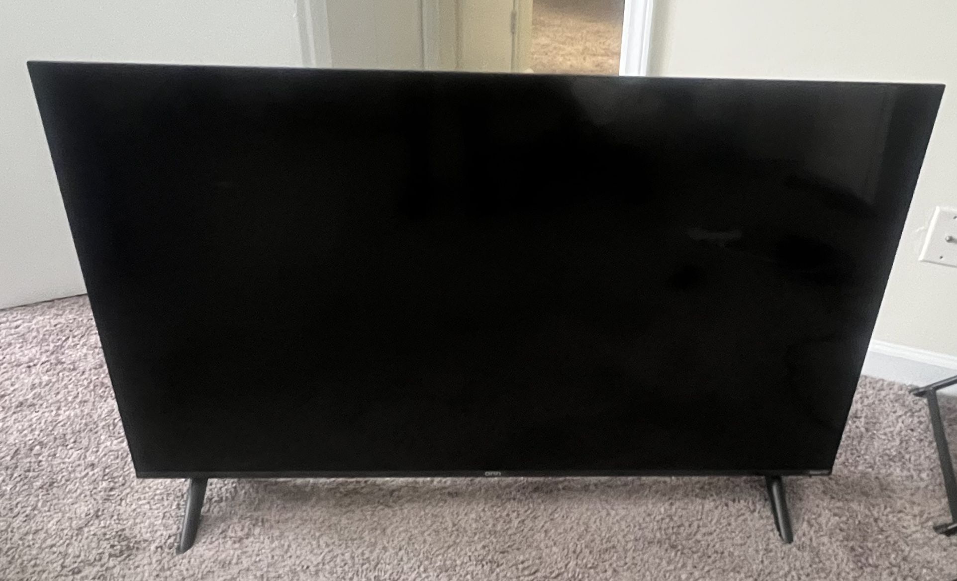 43” ONN Roku Smart TV – Like New, Works Perfect