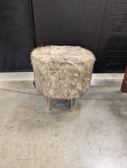 E&E CO. LTD Faux Fur Cube Ottoman