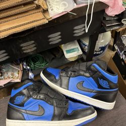 Air Jordan 1 Mid Black Royal 
