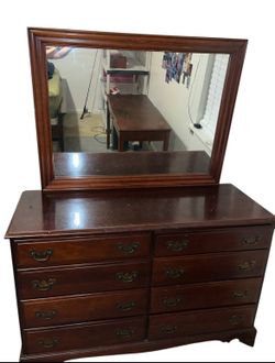 Hungerford Dresser And Mirror That Needs To Be Refurbished 
