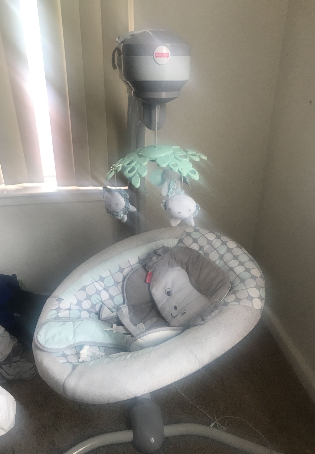 Brand new baby swing only $100 in great condition