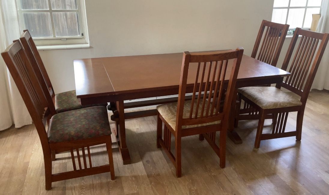 Heavy Wooden Kitchen Table w/ 5 Chairs