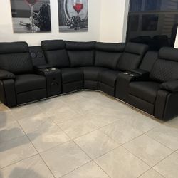 BLACK RECLINER in Leather W/ 💡 &  🔊 