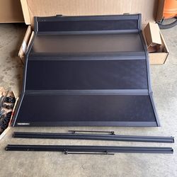 BAK Industries 226106 BAKFlip G2 Truck Bed Cover For 2004 to 2012 Colorado/Canyon 5' Bed