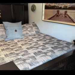 Queen Size Bed & Dresser