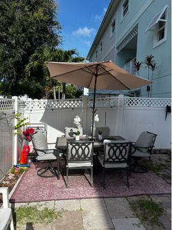 Beautiful Patio 6 Seat Dining Set