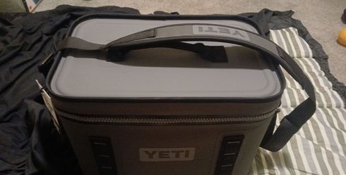 Yeti Hopper flip 18