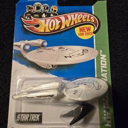 Hot Wheels Star Trek U.S.S  Enterprise NCC-1701
