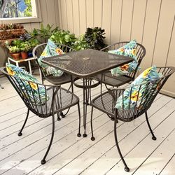 Carolina Forge Wrought Iron Bistro Table and 4 chairs set - $275