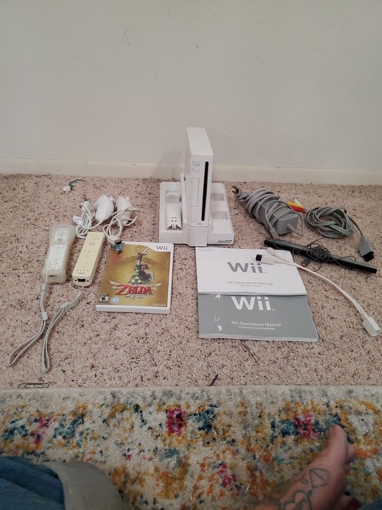 Nintendo Wii With Lots Of Goodies
