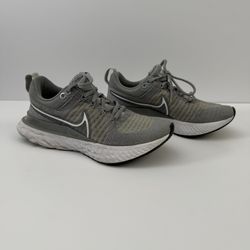 Nike React Infinity Run Flyknit 2 Particle Grey Size 6