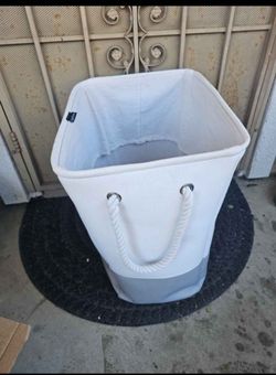 Laundry floor bin in good condition $10 price is firm