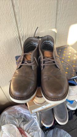 Men’s shoes size 9.5