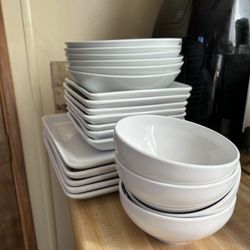 22pc White Dinnerware