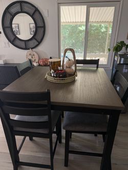 Dining table & chairs