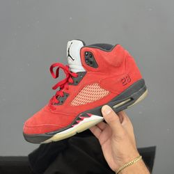 Jordan Retro 5 “Raging Bull