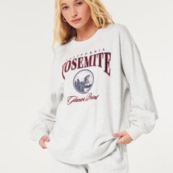 Oversized Graphic Crew Sweatshirt