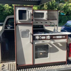 KidKraft Kitchen Wood & Stainless Steel Build