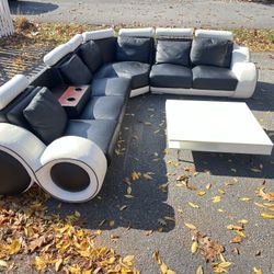 Cozy Black & White recliner Set With Table