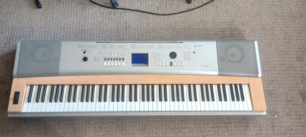 Yamaha DGX-620 Portable Grand