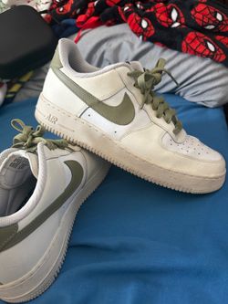 Nike men’s tennis shoes