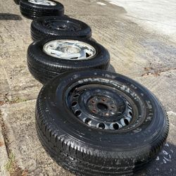 5 Tires 215/70R15 (brand Sailun, Firestone