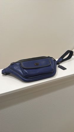 Coach fannypack adjustable