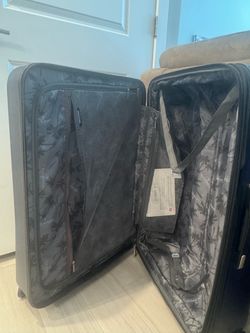 Ricardo Beverly Hills Large Hardside Spinner Suitcase - Navy, TSA Lock