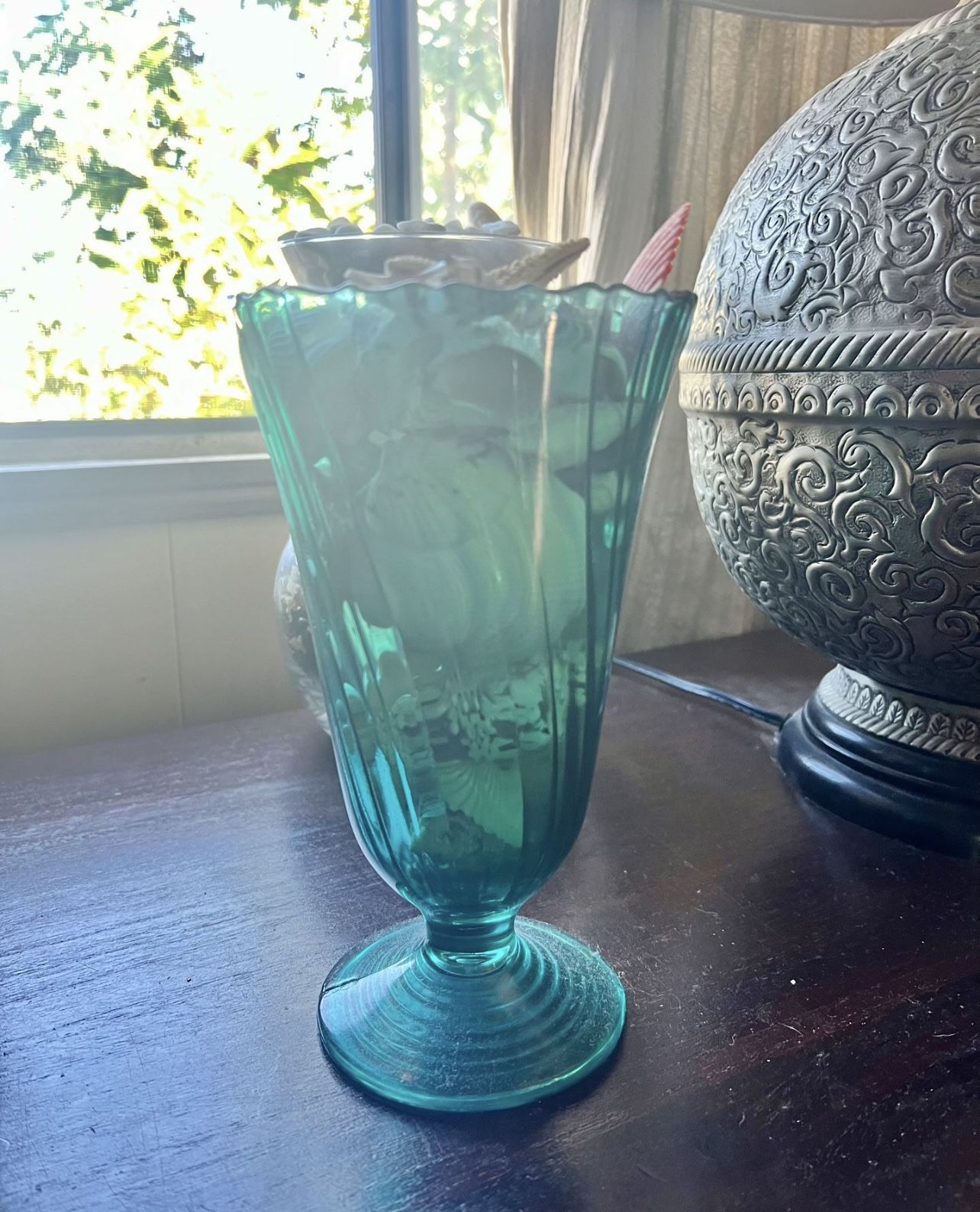🩵 Peacock-Teal Vintage Glass Vase (likely 1930s)