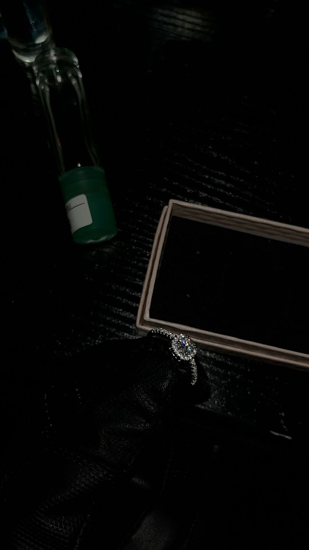 VVS moissanite Ring (send Best Offers)