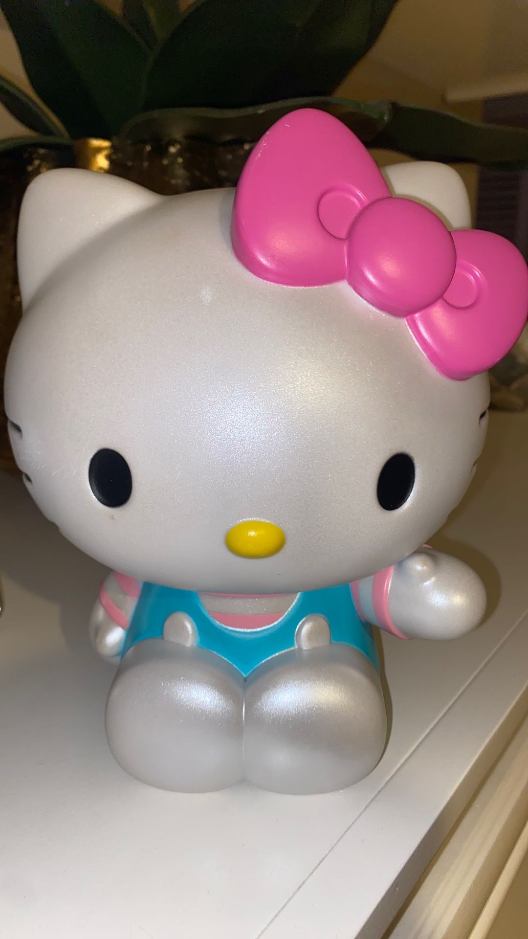 Hello kitty piggy bank