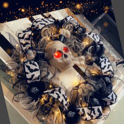 Halloween Wreath 18in Wire Mesh makes It 24 Inches 