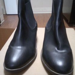 Size 9 Sam & Libby Short Boots 